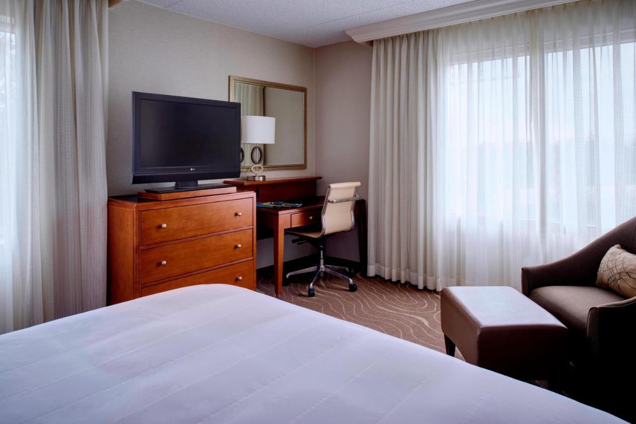 Detroit Metro Airport Marriott Hotel Romulus Buitenkant foto